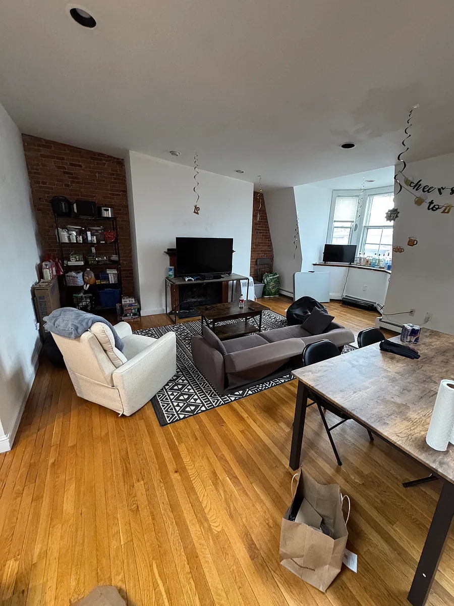 Building Photo - 482 Massachusetts Ave #3