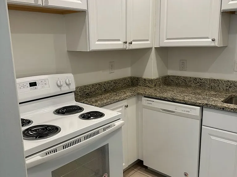 The Royal York Apartments — Photo 93