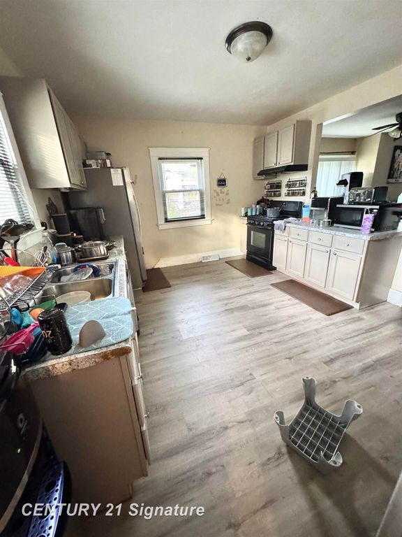 903 S Mason St, Saginaw, MI - View 4