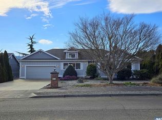 811 E Willow St, Sequim, WA