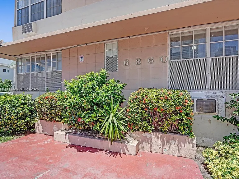 6860 Abbott Ave #4 — Photo 8