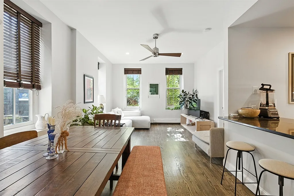 2 bed, 1.0 bath, 800 sqft, $4,250 — Photo 3