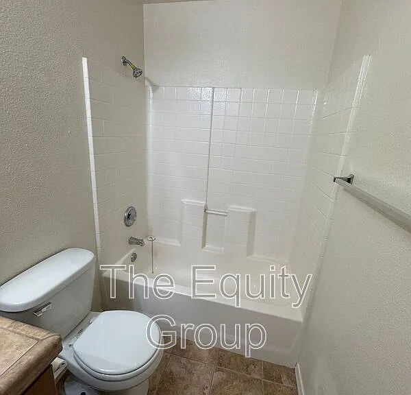1915 Bella Oaks Dr — Photo 10