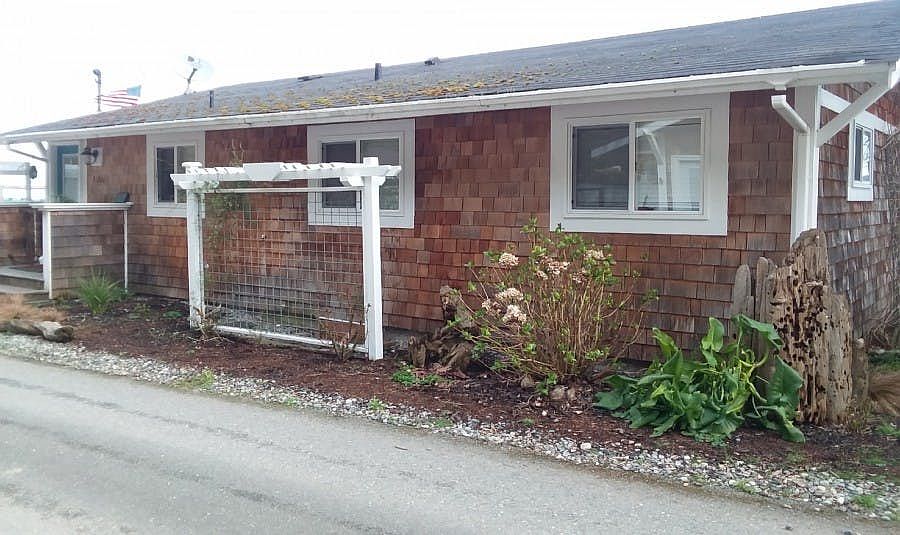 1st image of 3146 Shoreline Dr