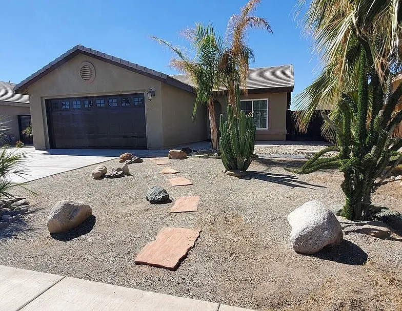 3 bed, 1100 sqft, $2,500 — Photo 2