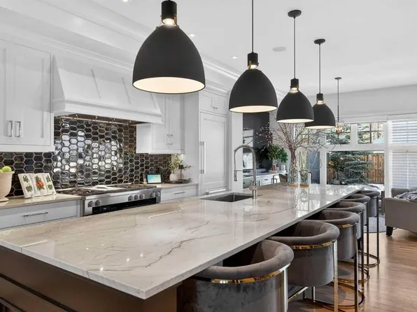 4215 E 16a St SW, Calgary, AB T2T 4L3