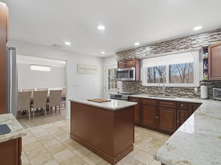 263 Oyster Bay Rd — Photo 11