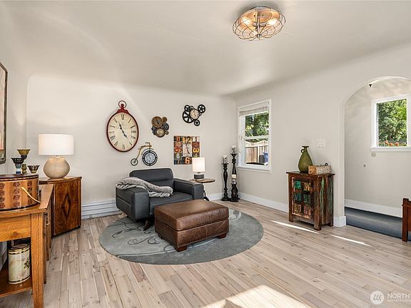 3rd image of 4014 SW 98th Street