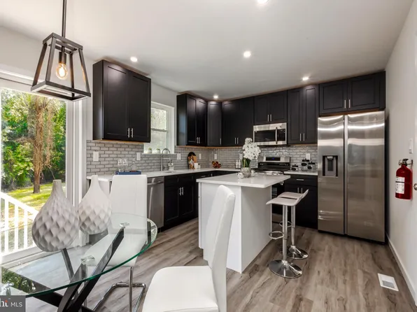 258 W Academy St, Clayton, NJ 08312