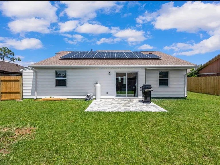 719 Jj Dr — Photo 2