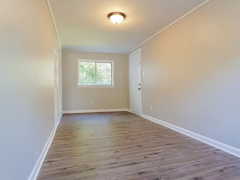 700 Robison Dr — Photo 10