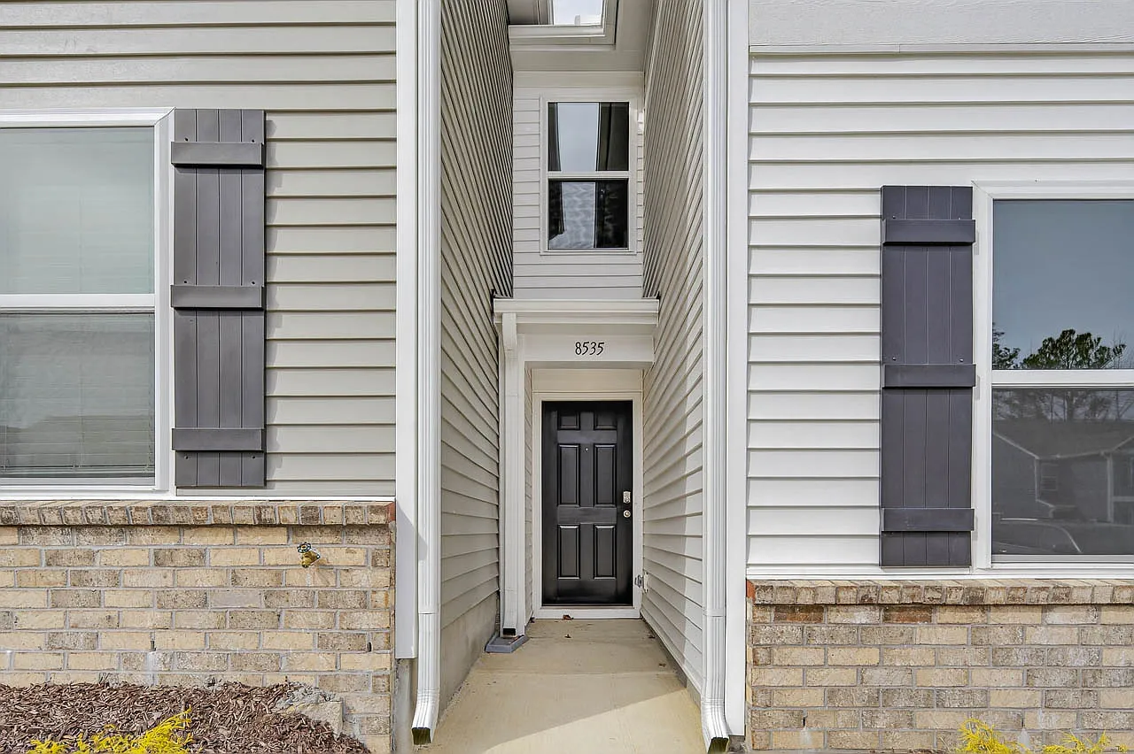 3 bed, 1510 sqft, $1,900 — Photo 2