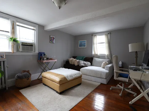 372 Lloyd Ave APT 6, Providence, RI 02906
