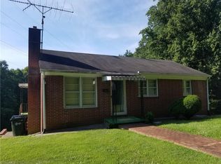 133 Bluff St, Mount Airy, NC 27030