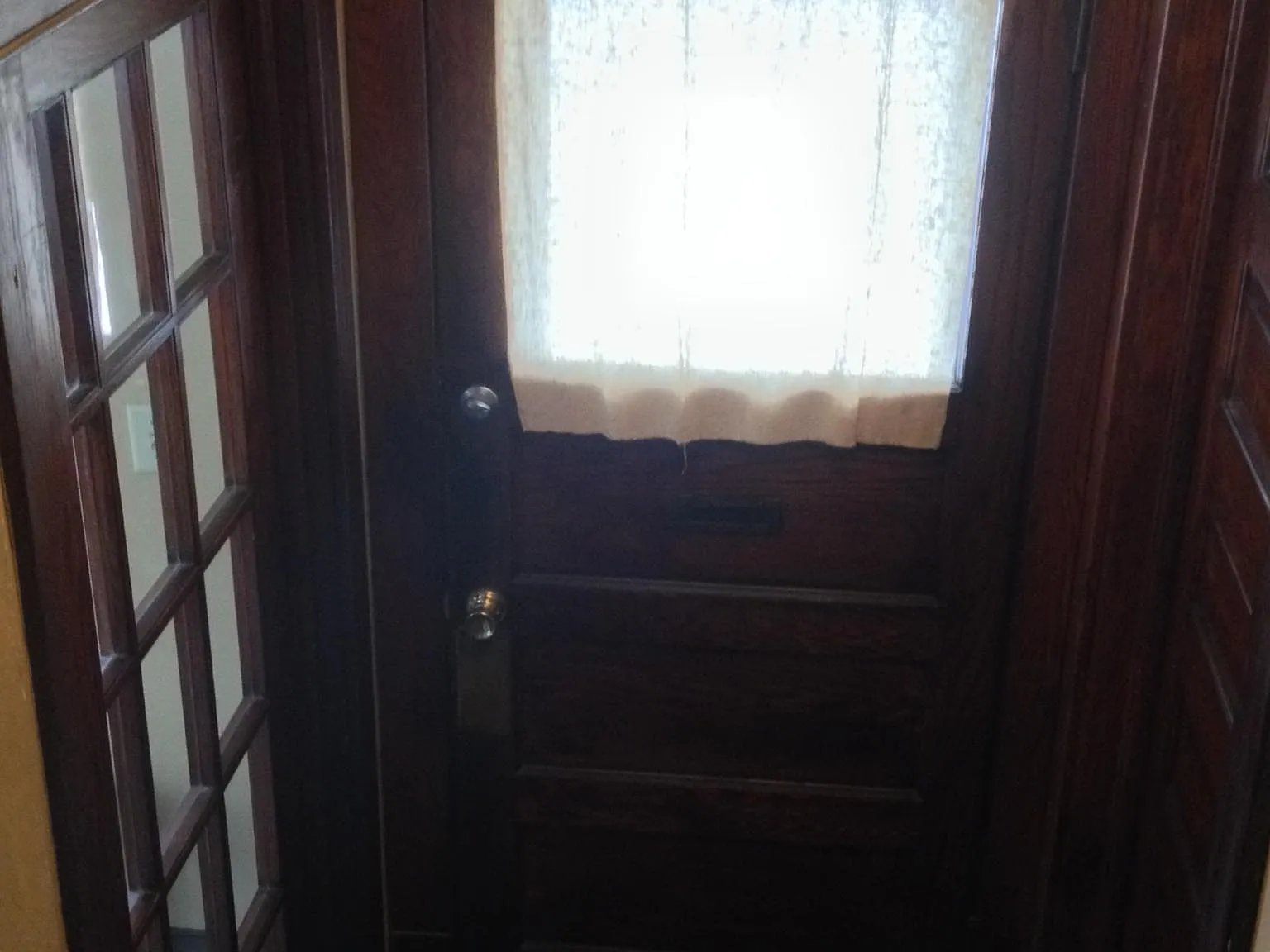 934 Bellevue Pl — Photo 3