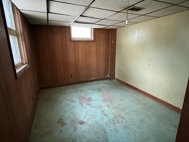 206 Longmeadow Dr — Photo 23