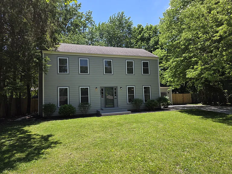 503 E Evergreen Ct — Photo 2
