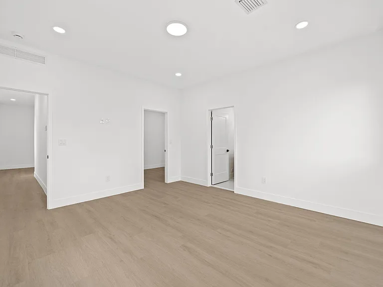 1355 NW 42nd St #1355 — Photo 17