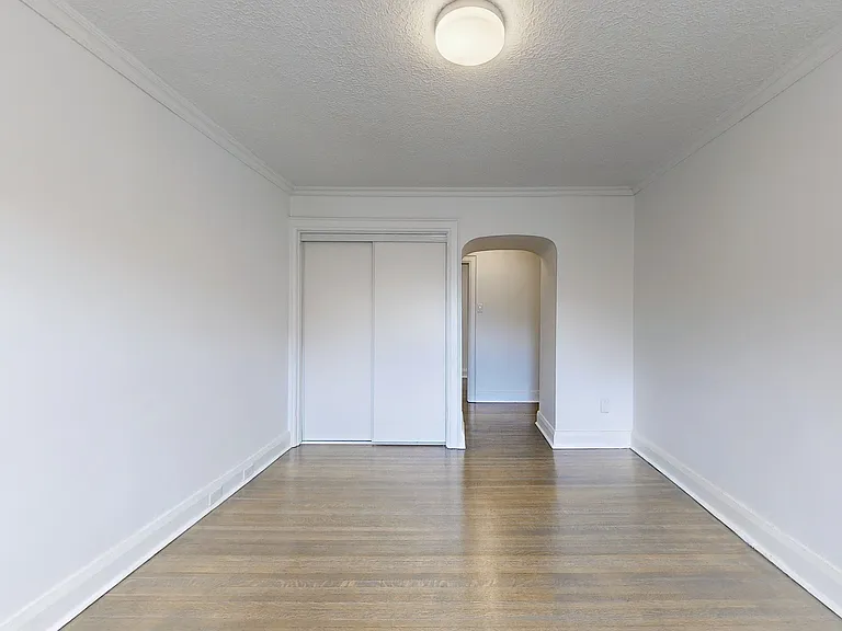 1602 Bathurst St — Photo 10