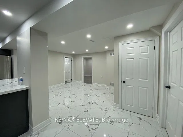 273 Richardson St #BASEMENT — Photo 12