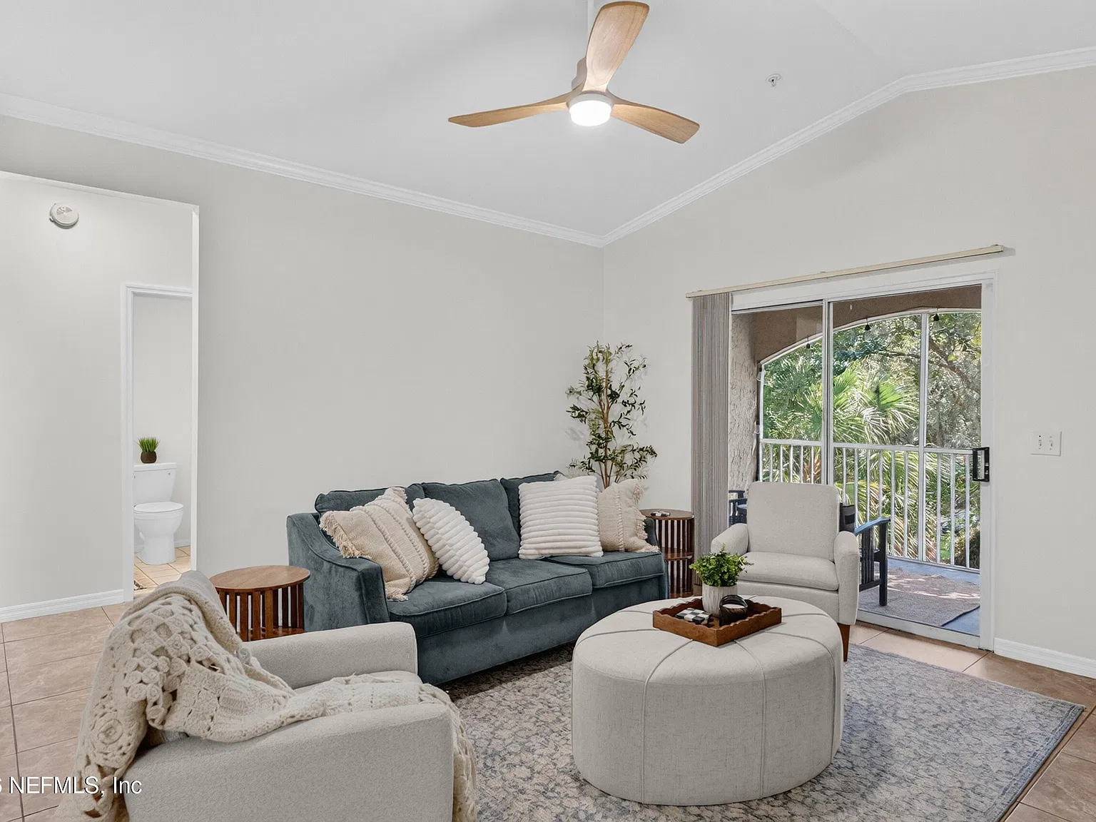 2 bed, 2.0 bath, $2,100 — Photo 3