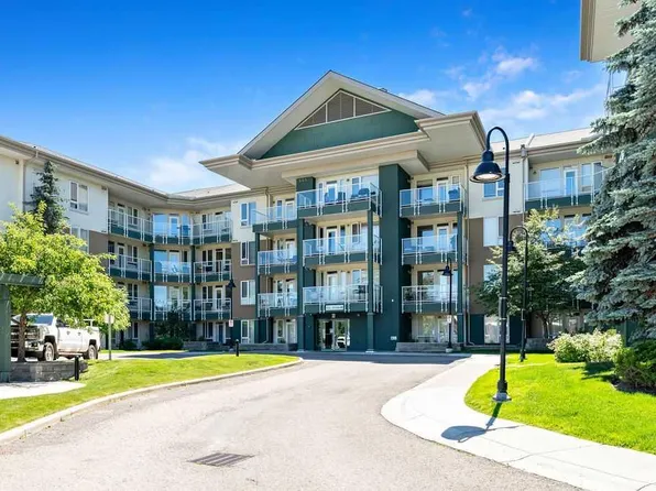 3111 E 34th Ave NW #203, Calgary, AB T2L 0Y2