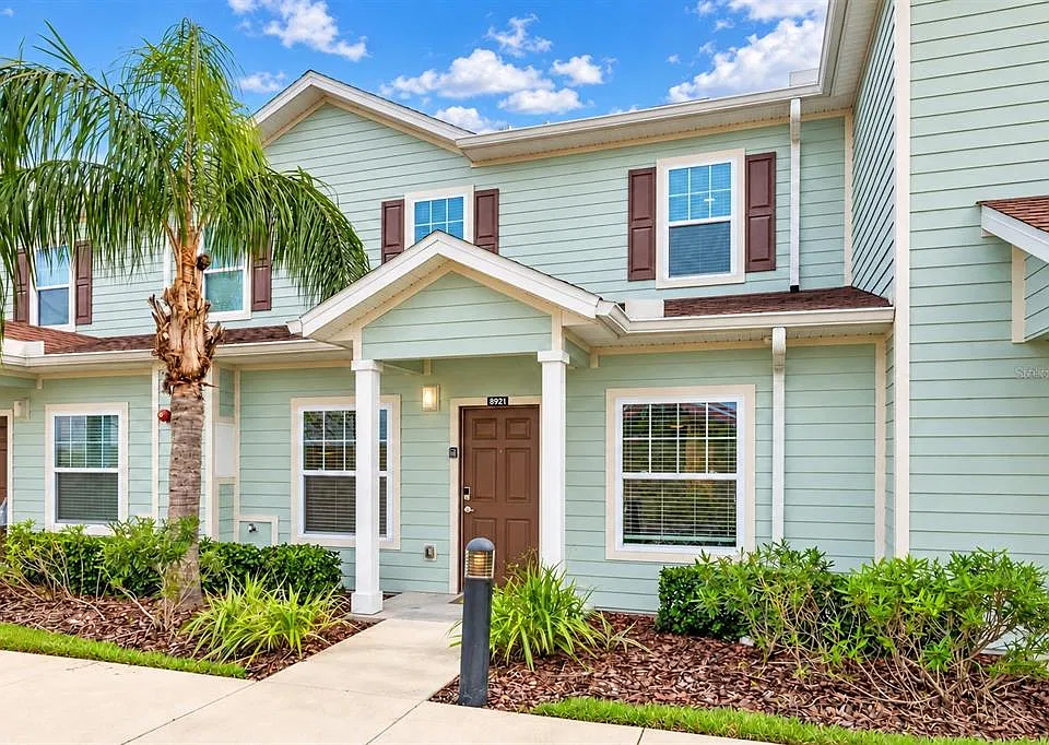 8921 Shine Dr