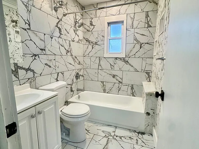 297 Cambourne Dr — Photo 8