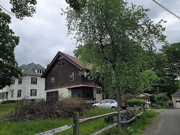 3rd image of 89 Church St