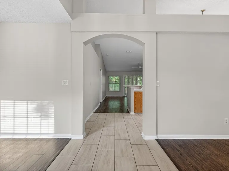 1648 Glen Laurel Dr — Photo 4