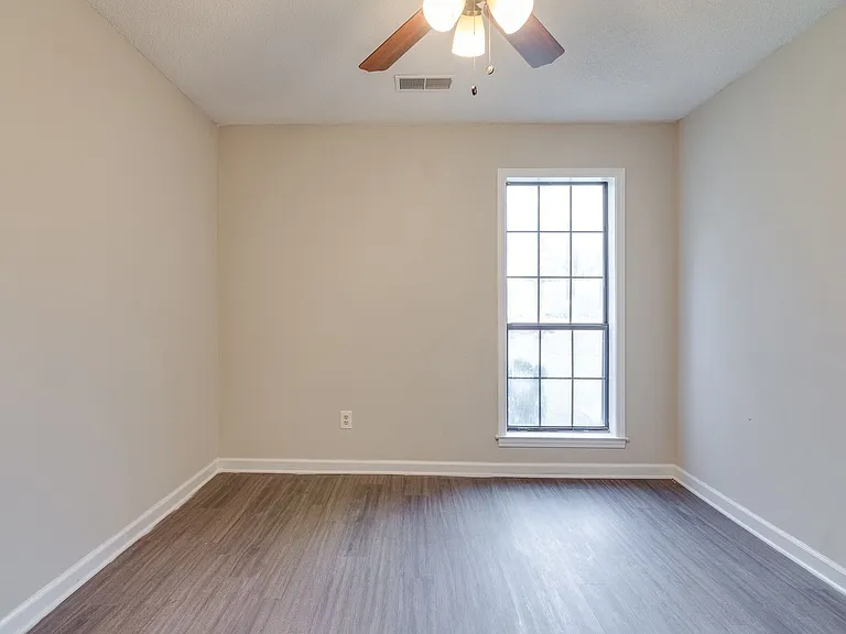 6562 Lake Valley Dr — Photo 13