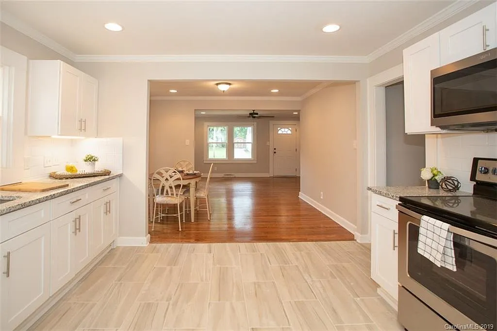 3 bed, 1210 sqft, $1,800 — Photo 4