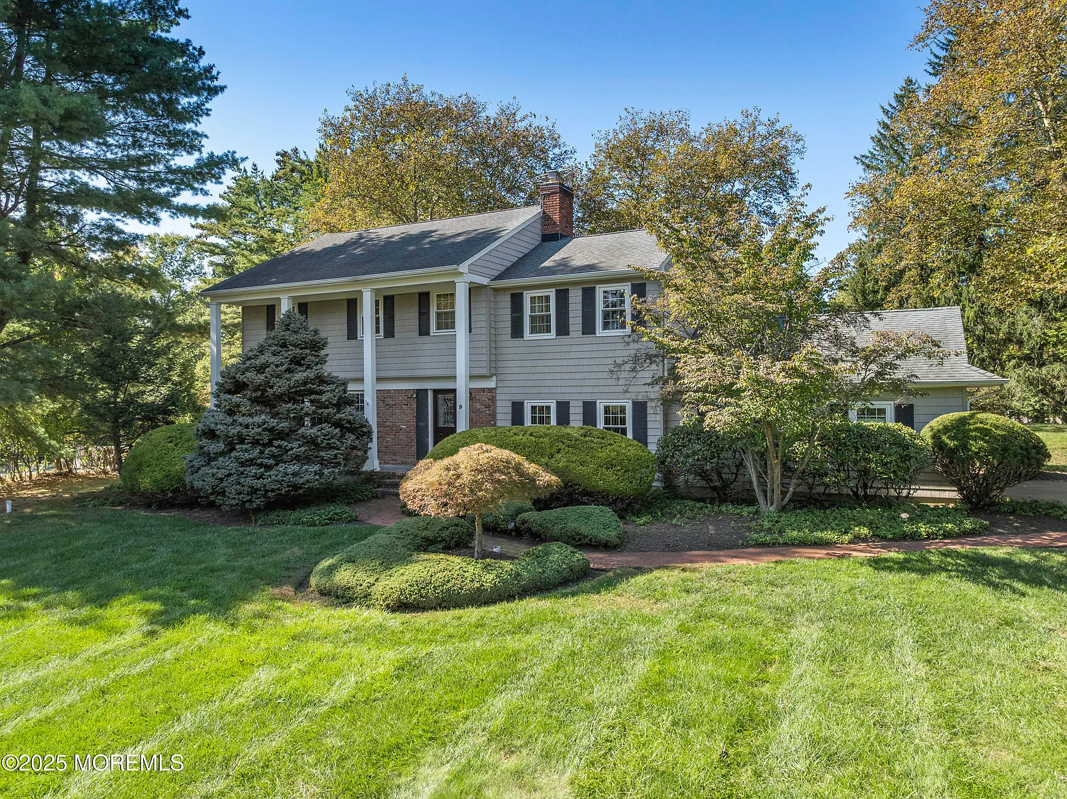 9 Mulberry Lane photo 1