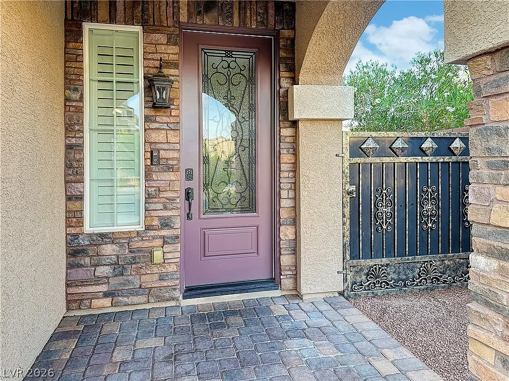 4 bed, 2.5 bath, 2277 sqft, $2,499 — Photo 4