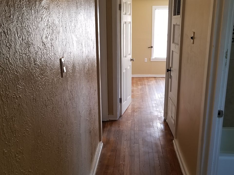 1st image of 301 Coates Dr