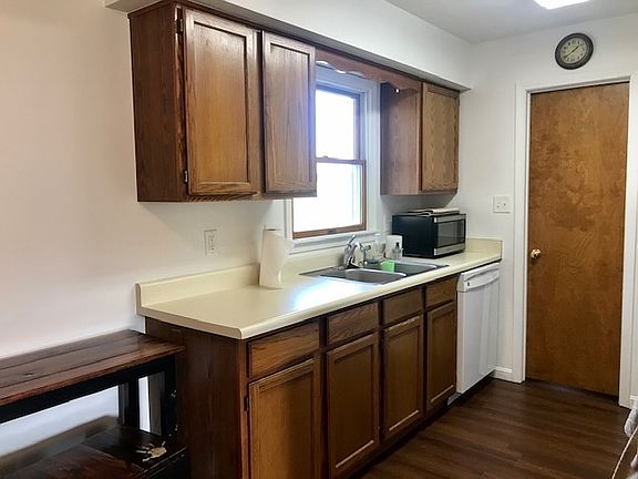 5th image of 536 W Potowatami Dr