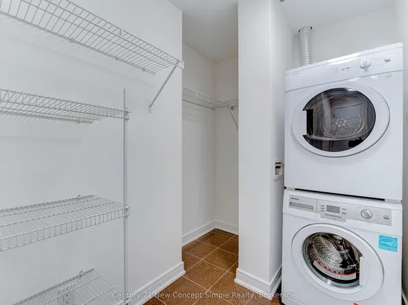 9205 Yonge St #210, Richmond Hill, ON L4C 1V5