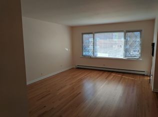 720 Beau Ct APT 3, Des Plaines, IL 60016