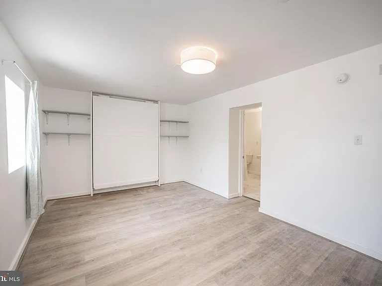 711 W Thompson St #2F — Photo 12