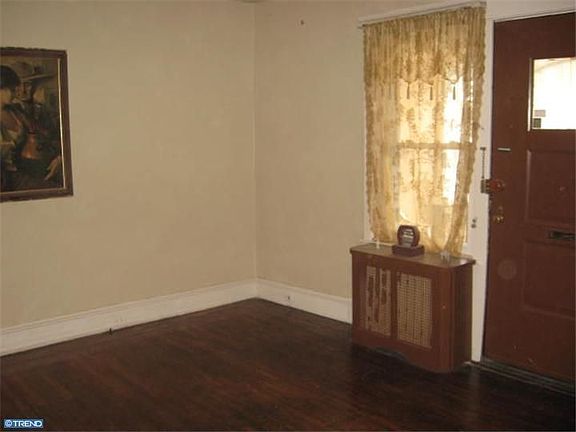 4th image of 5825 Beaumont Ave