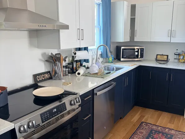 (undisclosed Address), Bay Shore, NY 11706