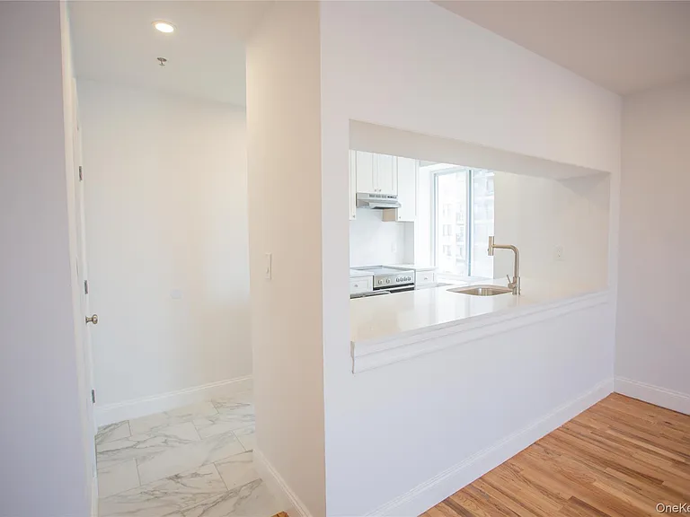 10 Franklin Blvd #203 — Photo 6