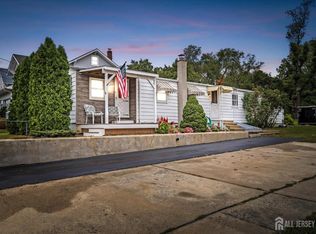 84 Phillips Ave, Hamilton, NJ 08610