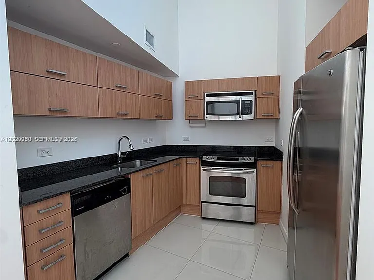 350 S Miami Ave #712 — Photo 4
