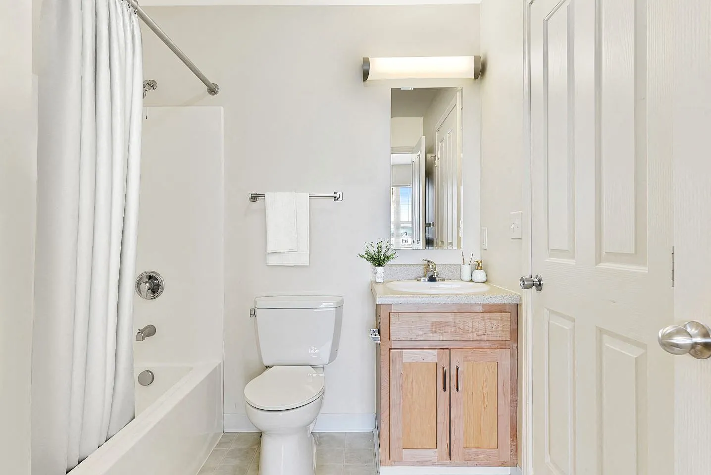 Creekwood Apartments — Photo 4