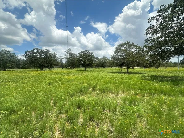 3351 W Interstate Highway 10 Frontage Rd, Flatonia, TX 78941