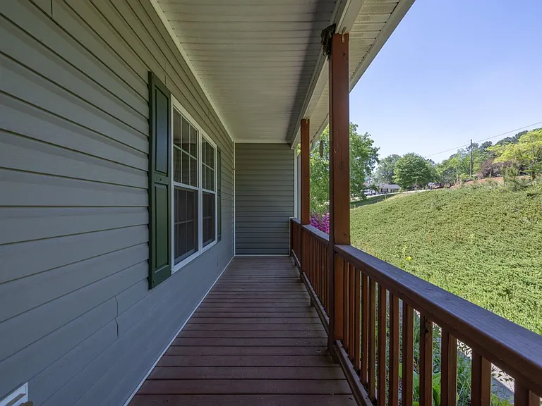 131 Eric Dr — Photo 20