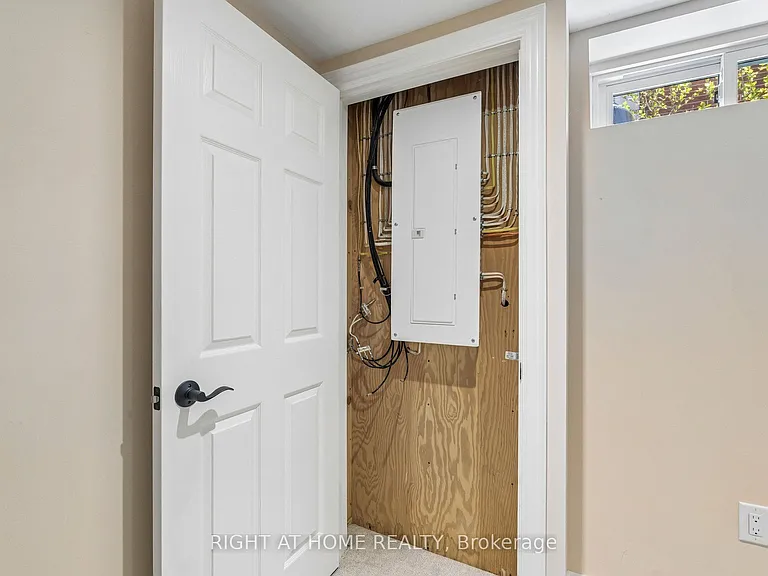 15 King St — Photo 36