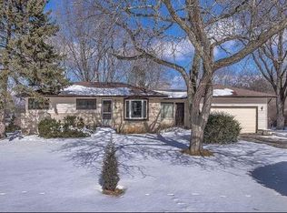 3340 S Monterey Dr, New Berlin, WI 53151