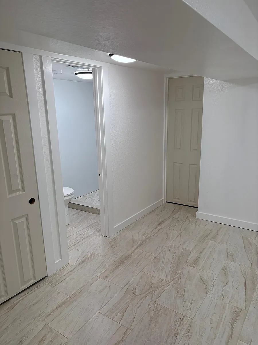 Building Photo - 499 S Knox Ct